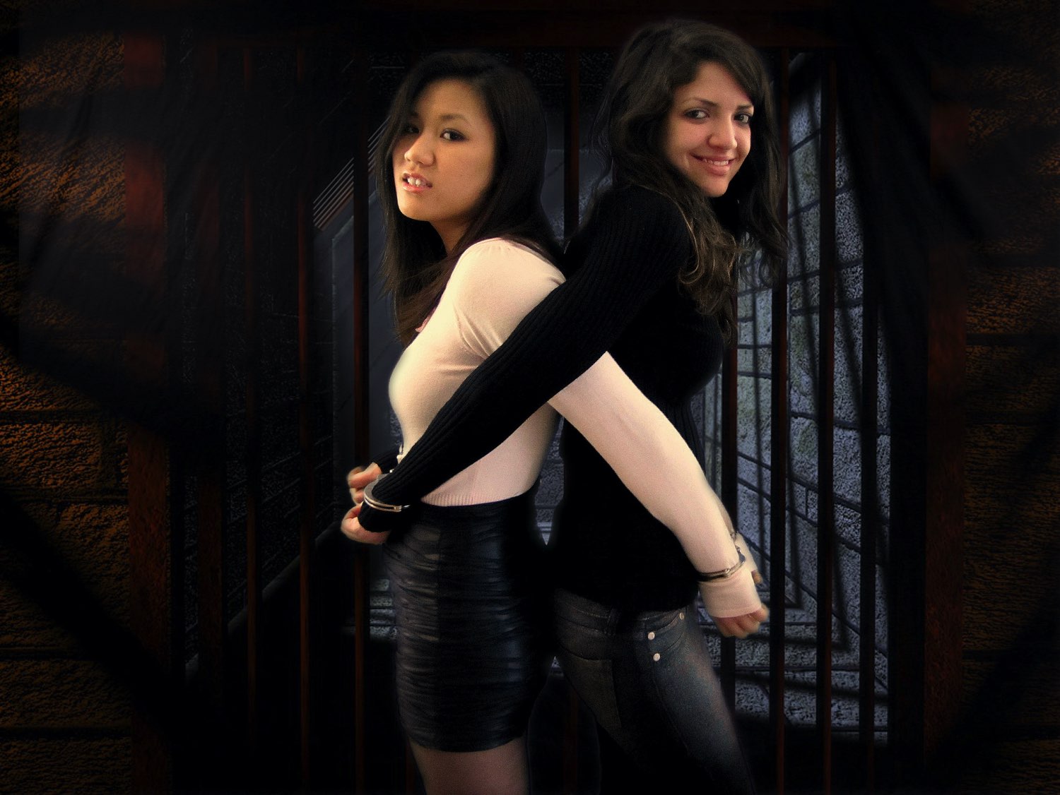 mai_ly_jasmine_handcuffed_dungeon_1.jpg