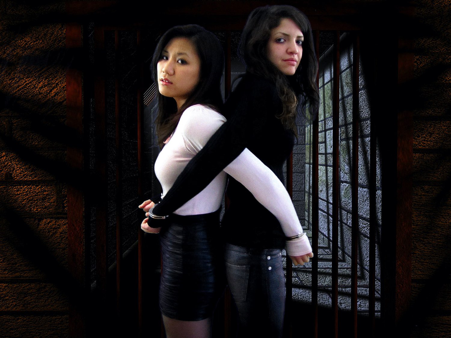 mai_ly_jasmine_handcuffed_dungeon_2.jpg